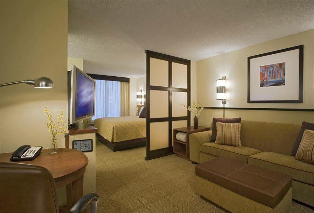 Hyatt Place Detroit/Utica Εξωτερικό φωτογραφία